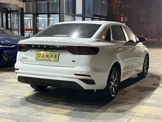 Geely Emgrand — Фото автомобиля 6