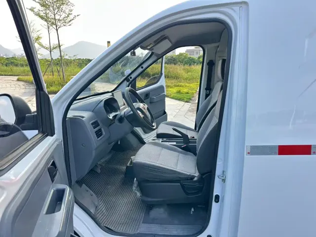 Wuling Motors Wuling Yangguang 2024 300km Comfort Enclosed Van 60kW — Фото автомобиля 7
