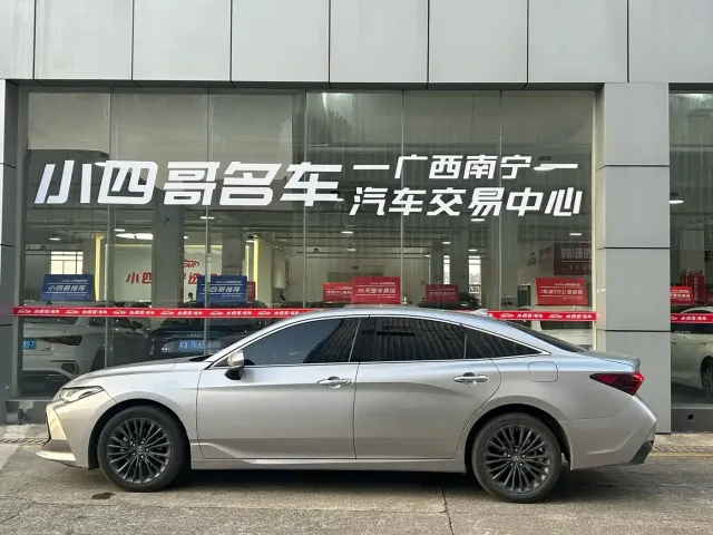 Toyota Avalon — Фото автомобиля 3