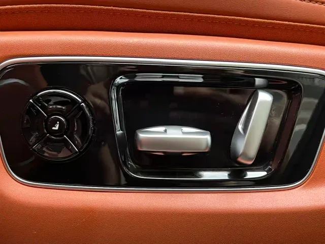 Li Auto L9 — Фото автомобиля 11