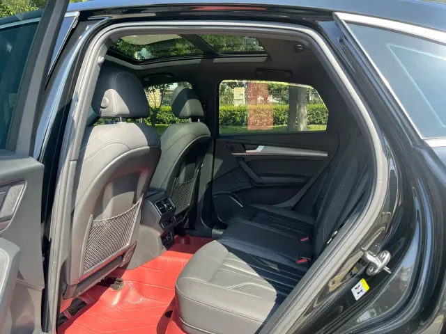Audi Q5L Sportback — Фото автомобиля 9