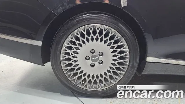 Genesis G80 Бензин 3.5 турбо AWD — Фото автомобиля 3