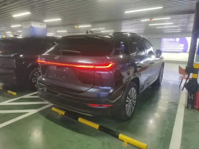 Nio ES7 — Фото автомобиля 6