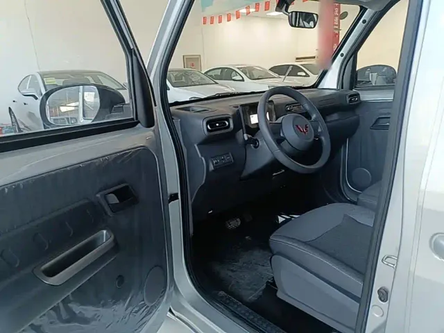 Wuling Zhiguang NEV — Фото автомобиля 15