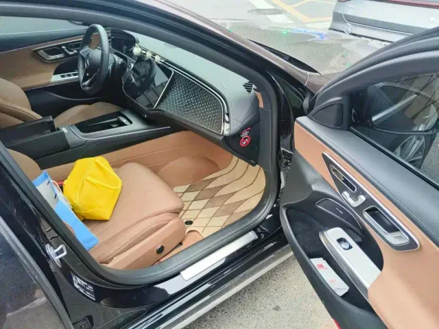 Mercedes-Benz E-Class — Фото автомобиля 12