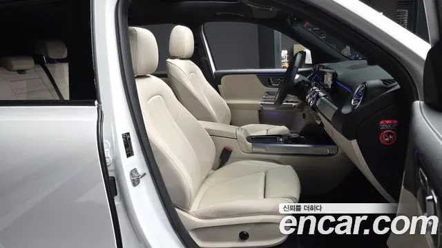 Mercedes-Benz EQB — Фото автомобиля 11