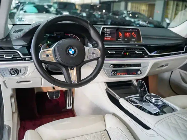 BMW 7 Series — Фото автомобиля 2