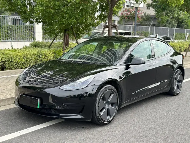 Фотография автомобиля — Tesla Model 3