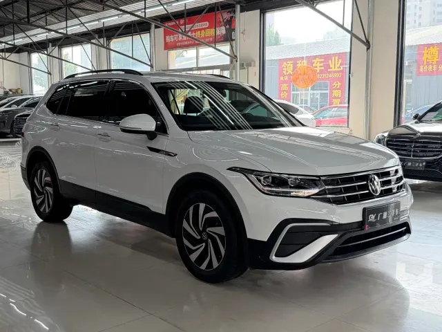 Volkswagen Tiguan L — Фото автомобиля 3