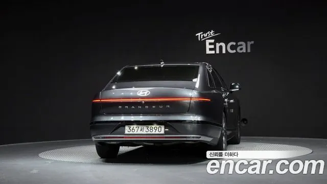Hyundai Grandeur Grandeur (GN7) 2.5 Бензин 2WD — Фото автомобиля 4