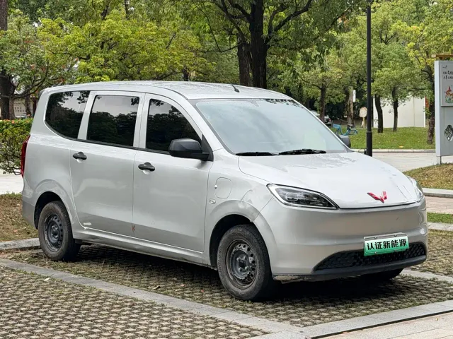 Wuling Hongguang — Фото автомобиля 3