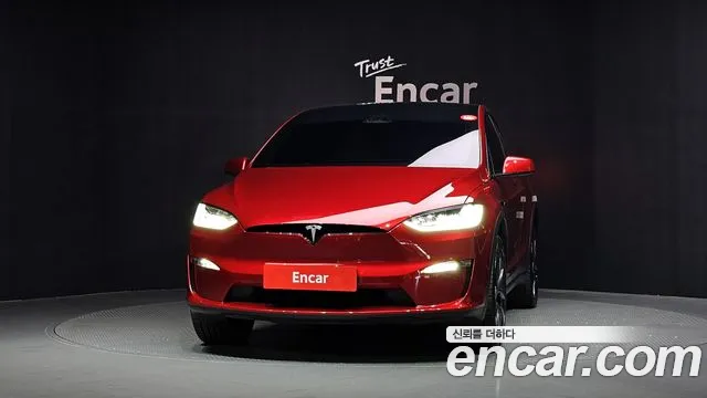 Tesla Model X — Фото автомобиля 3