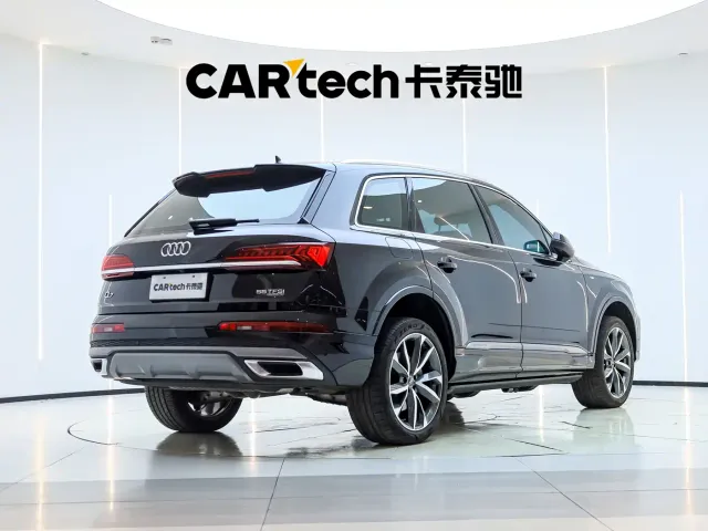 Audi Q7 — Фото автомобиля 8