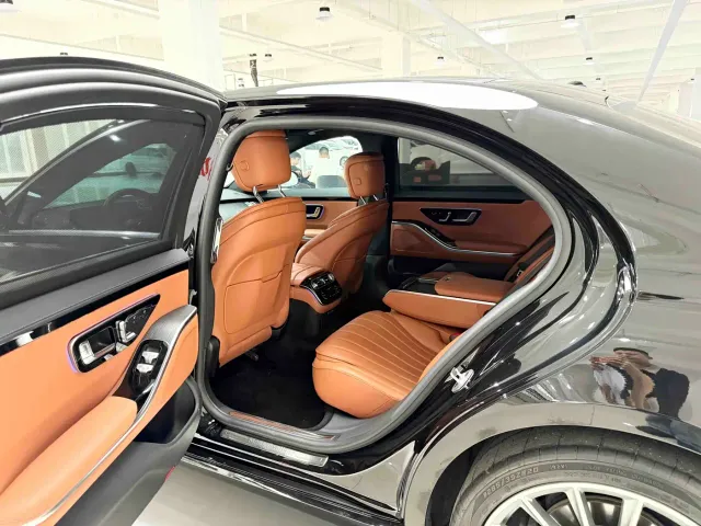 Mercedes-Benz S-Class — Фото автомобиля 15