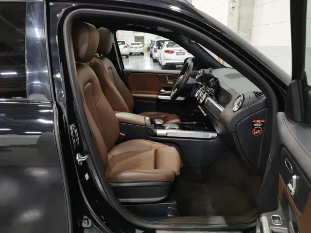 Mercedes-Benz GLB-Class — Фото автомобиля 23