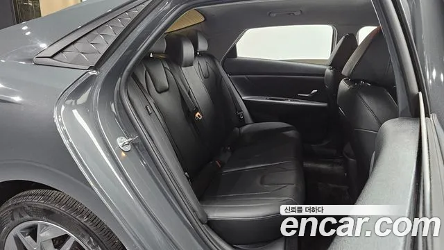 Hyundai AVANTE Новый Avante (CN7) — Фото автомобиля 12