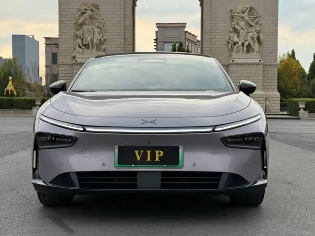 Xpeng P7+ — Фото автомобиля 2