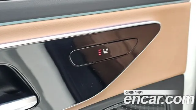 Mercedes-Benz E-Class — Фото автомобиля 26