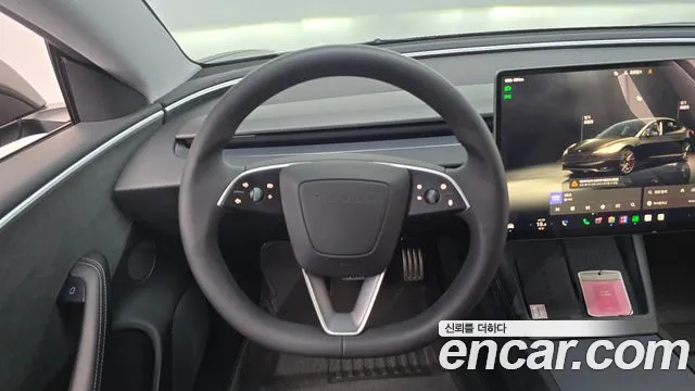 Tesla Model 3 — Фото автомобиля 20