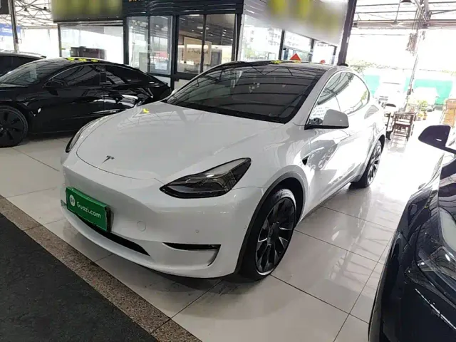 Фотография автомобиля — Tesla Model Y
