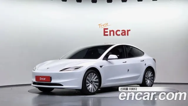 Фотография автомобиля — Tesla Model 3