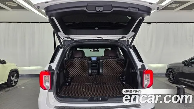 Ford Explorer Explorer 6 поколение 3.0 Platinum 4WD — Фото автомобиля 20