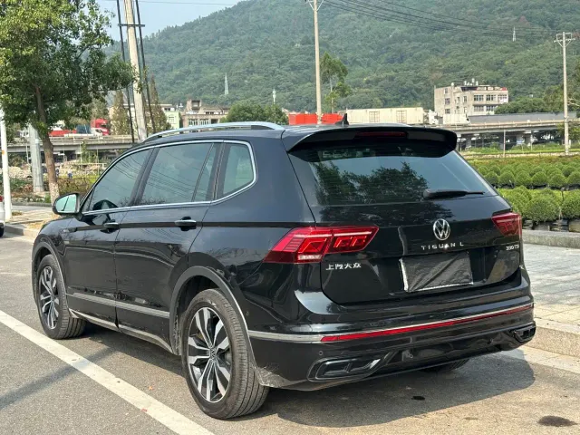 Volkswagen Tiguan L — Фото автомобиля 4