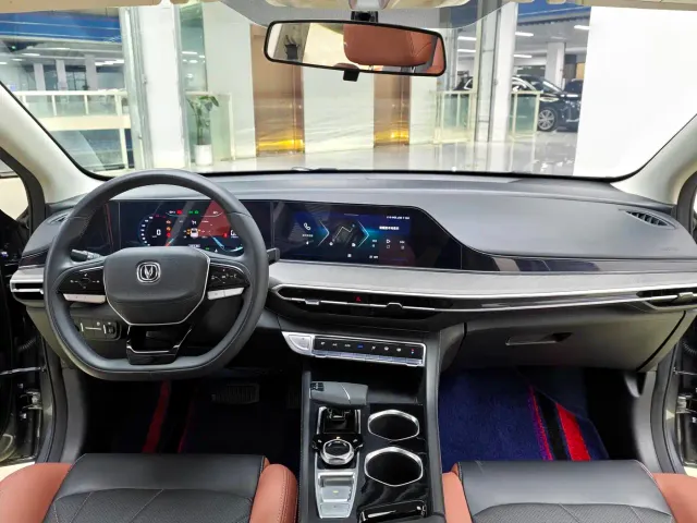 Changan Eado — Фото автомобиля 5