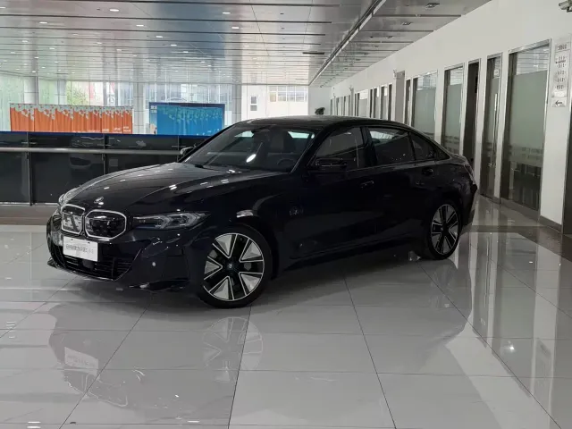 Фотография автомобиля — BMW i3