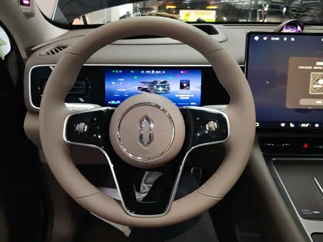 Aito M7 — Фото автомобиля 10