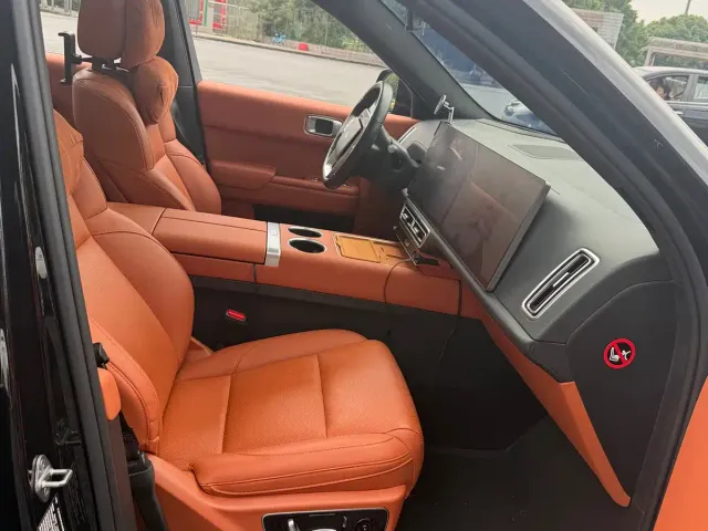 Li Auto L7 — Фото автомобиля 10
