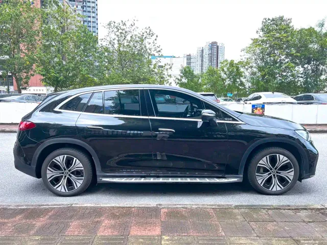 Mercedes-Benz EQE SUV — Фото автомобиля 4