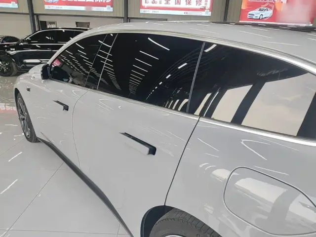 Nio ET5 Touring — Фото автомобиля 4