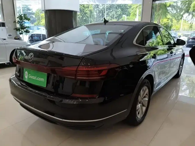 Volkswagen Passat — Фото автомобиля 6