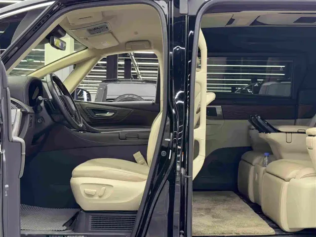 Toyota Vellfire — Фото автомобиля 8