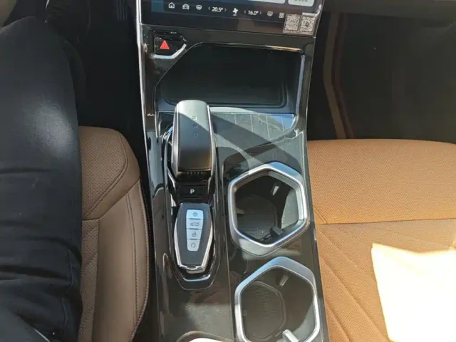 Geely Boyue L — Фото автомобиля 13
