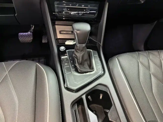 Volkswagen Tiguan L — Фото автомобиля 13