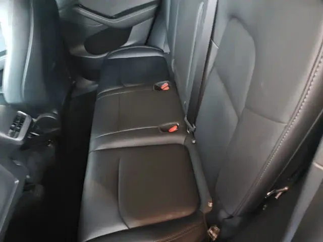 Tesla Model Y — Фото автомобиля 16