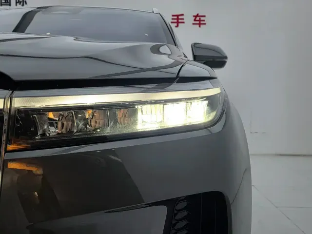 Li Auto ONE — Фото автомобиля 18