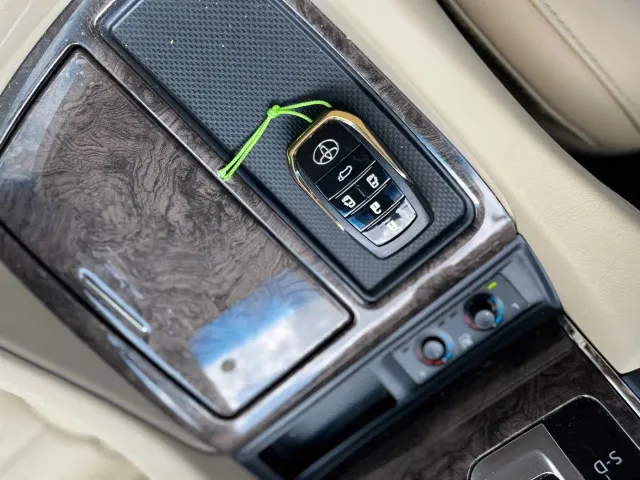 Toyota Vellfire — Фото автомобиля 17