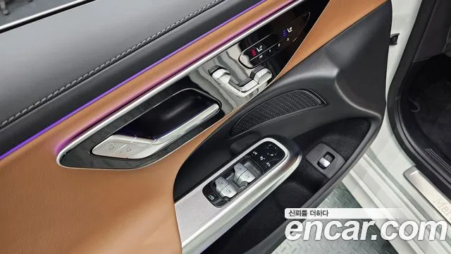 Mercedes-Benz E-Class — Фото автомобиля 27