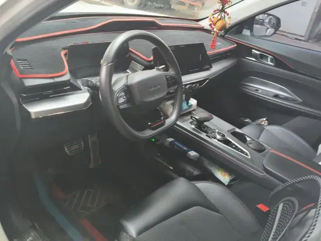 Changan Z6 — Фото автомобиля 12