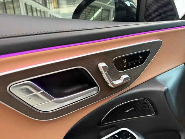 Mercedes-Benz E-Class — Фото автомобиля 14
