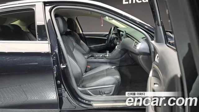 Genesis G70 — Фото автомобиля 10