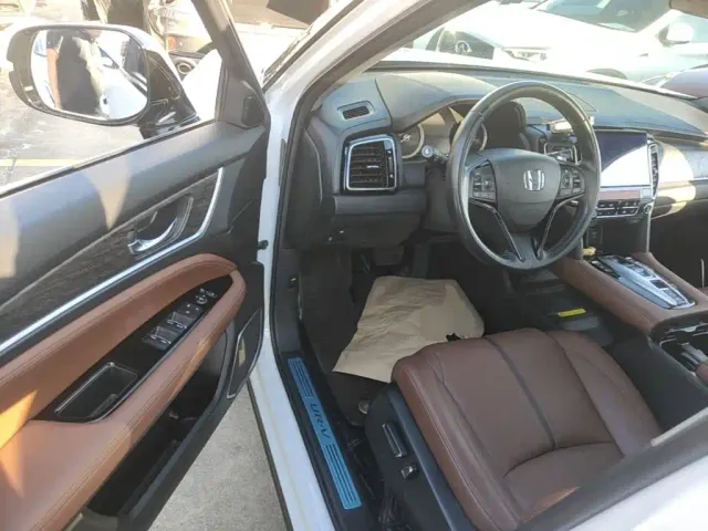 Honda UR-V — Фото автомобиля 15