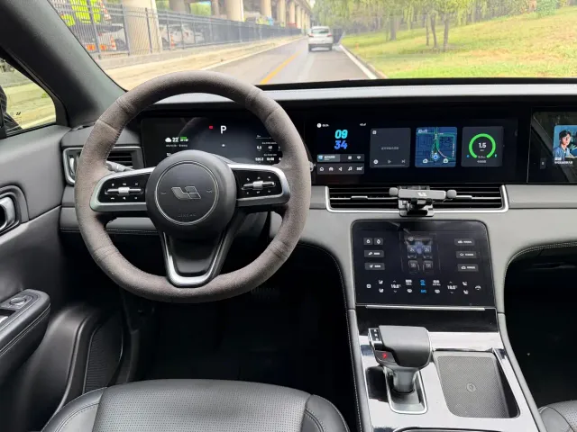 Li Auto ONE — Фото автомобиля 9