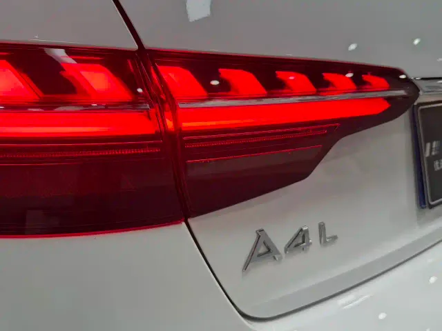 Audi A4L — Фото автомобиля 7