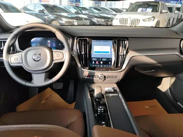 Volvo S60 — Фото автомобиля 12