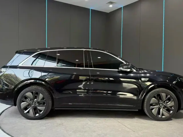 Li Auto L6 — Фото автомобиля 4