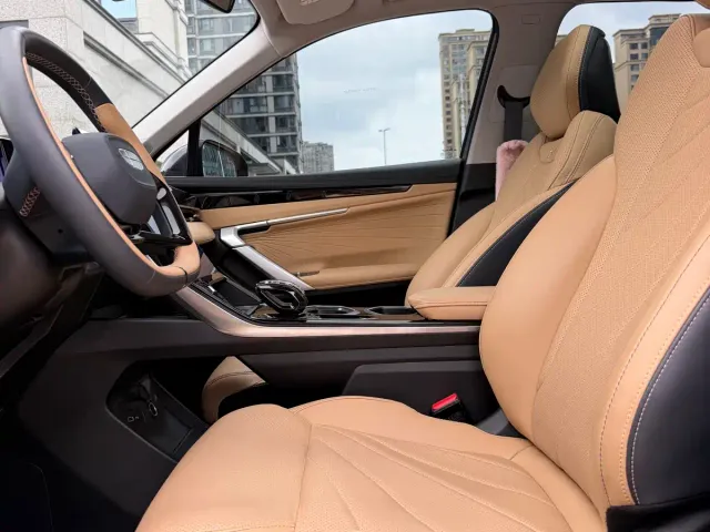 Geely Boyue L — Фото автомобиля 10